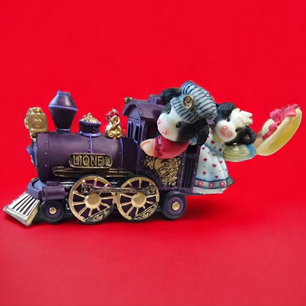 Mary's Moo Moos "Ridin' The Rail Of Love" Limited Edition Figurine